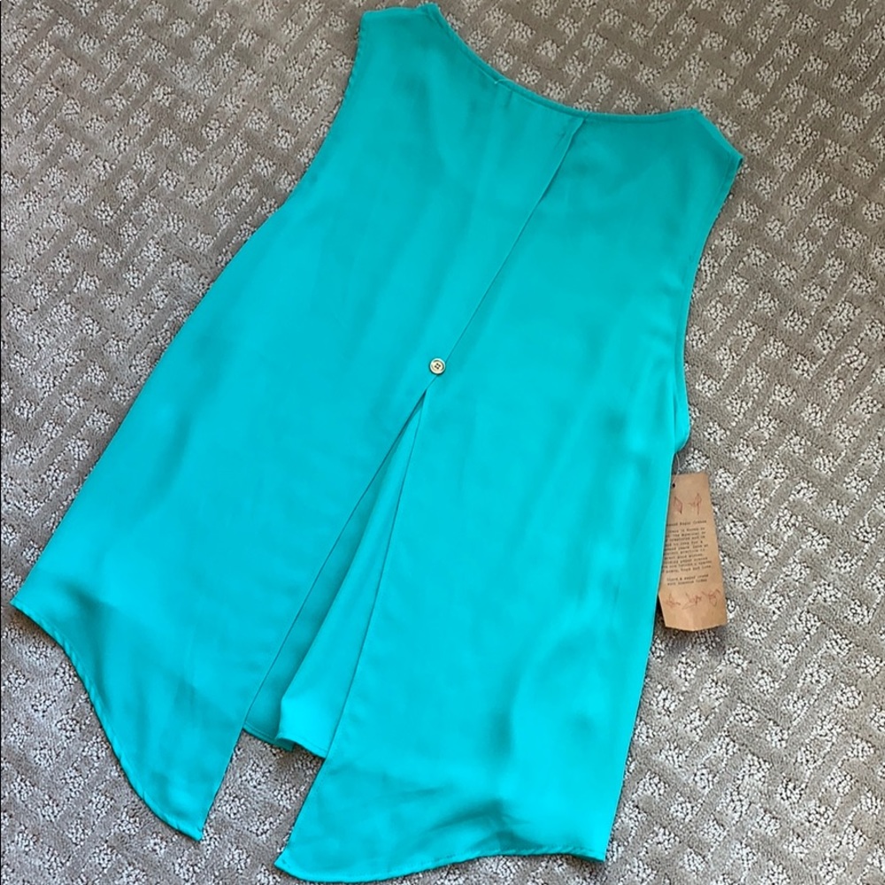 Top ‼️SOLD‼️ - Picture 2 of 2